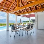 Dada Villa *