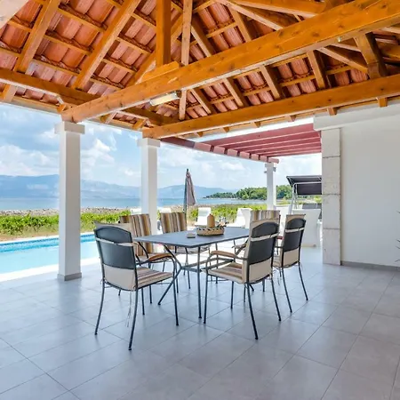 Dada Villa *