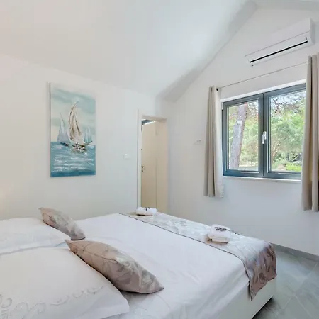 Dada Villa