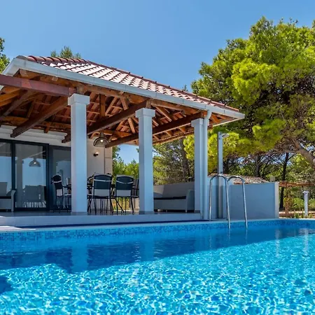 Dada Villa