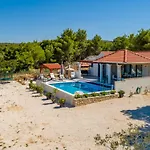 Villa Dada Supetar